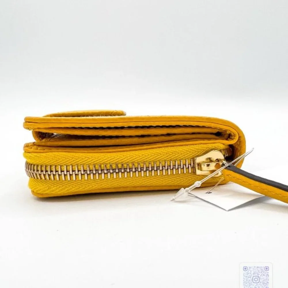 GUCCI Yellow and Brown GG Compact Bifold Wallet - Authenticated - Picture 8 of 13